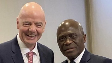 FIFA&nbsp;: Pierre-Alain Mounguengui affiche son soutien à Gianni Infantino pour 2027