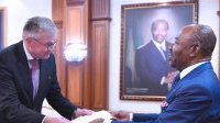 Ali Bongo reçoit les lettres de créances de 7 nouveaux ambassadeurs accrédités au Gabon
