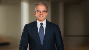UNESCO&nbsp;: la Slovaquie mise sur Khaled El-Enany, candidat aux 50 pays dans les jambes