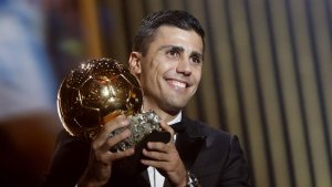 Ballon d’Or 2024&nbsp;: Rodri, le milieu de terrain qui bouscule l’hégémonie des attaquants