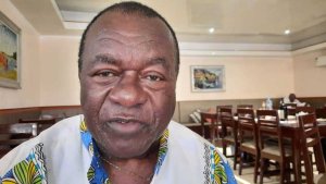 Délaissé par ses&nbsp;militants, Féfé Onanga menace de représailles un ancien membre du MPR