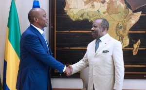 Ali Bongo s’entretient avec le président de la CAF Patrice Motsepe