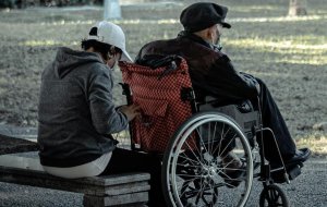 Les droits des personnes handicapées menacés par les mauvaises conditions de travail des soignants