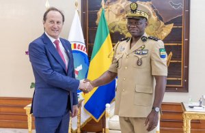Oligui Nguema devise avec deux émissaires de l’Assemblée parlementaire de la Francophonie
