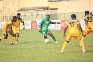 National Foot 1&nbsp;: Sans convaincre, Mangasport bat CF Mounana d’une courte tête