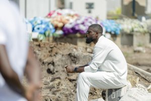 Bruno Ecuele Manga rend hommage à son père disparu