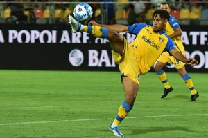 Serie B&nbsp;: Anthony Oyono décisif, Frosinone arrache un nul spectaculaire face à Catanzaro