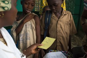 Le déclin de la vaccination infantile atteint un seuil critique à travers le monde, alerte l’ONU