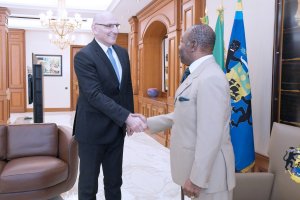 Ali Bongo reçoi un émissaire du président d’Azerbaïdjan Ilham Aliyev
