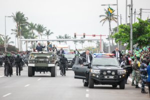 Fête nationale an 63&nbsp;: Ali Bongo assiste à la grande parade militaire