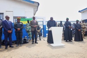 Oligui Nguema rend hommage aux victimes du drame de l’Esther Miracle