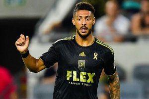 Mercato&nbsp;: Le Stade Rennais s’intéresse de près à Denis Bouanga