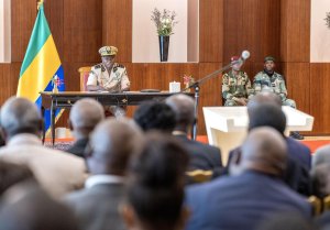 Le général Oligui Nguema appelle les travailleurs à une trêve sociale