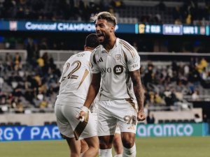 MLS&nbsp;: Denis Bouanga signe un triplé et offre la victoire à Los Angeles FC